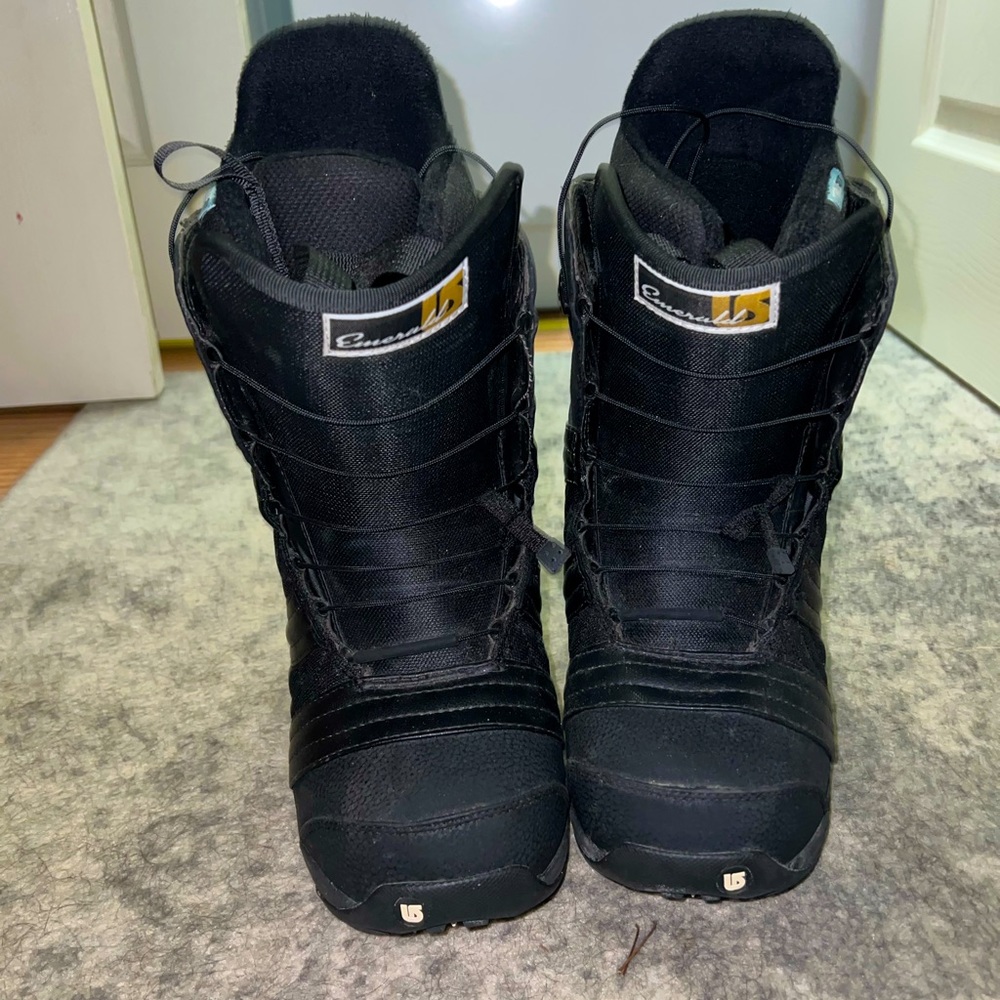 Women’s Burton Emerald imprint 2 size 9